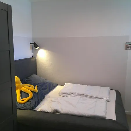 Fuerstenhof 325 *