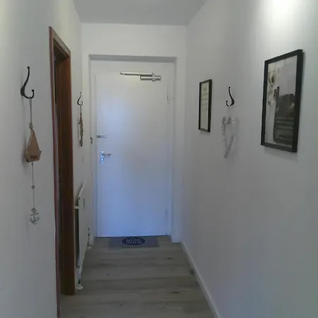 Fuerstenhof 325 *